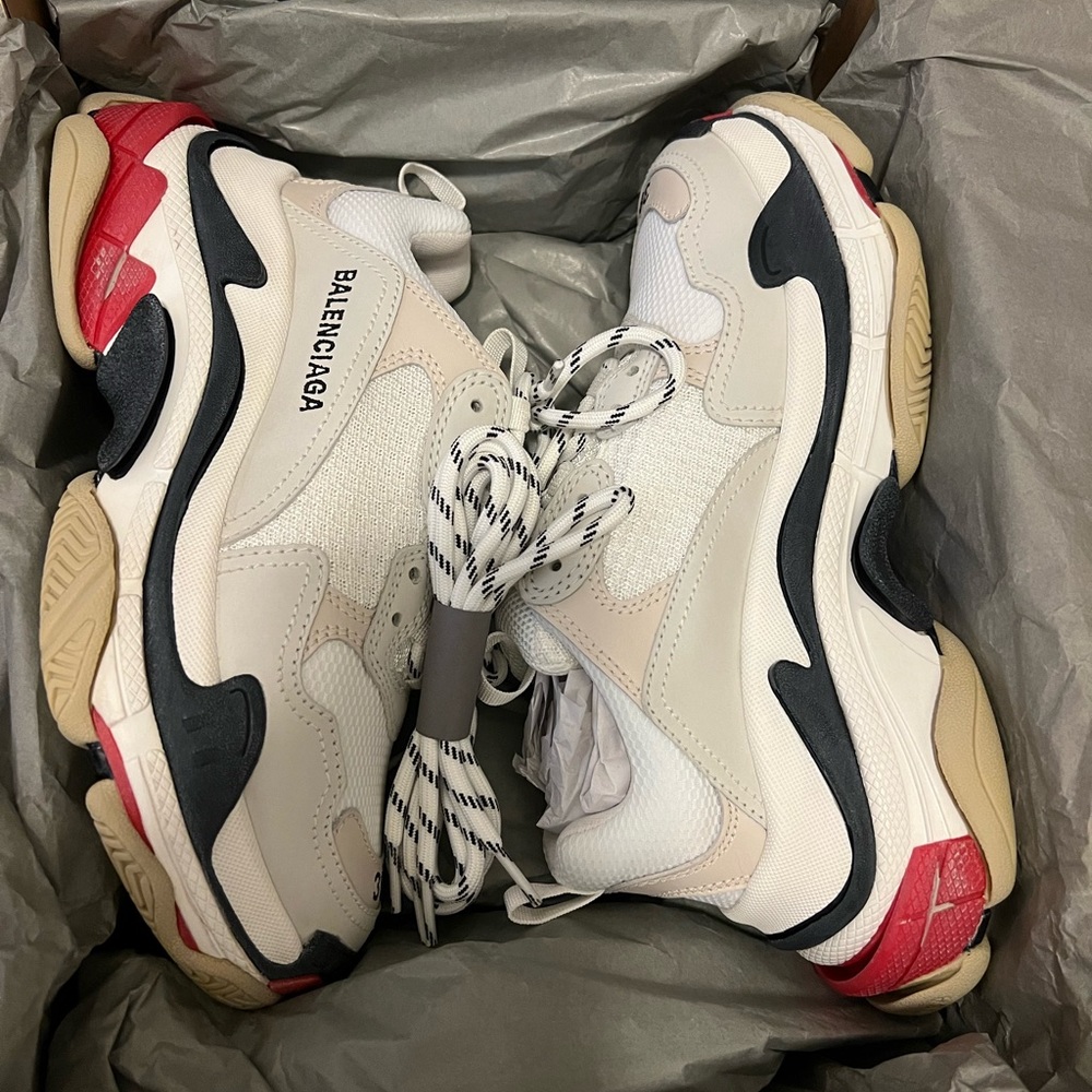 Balenciaga Triple S Trainers sz. 38